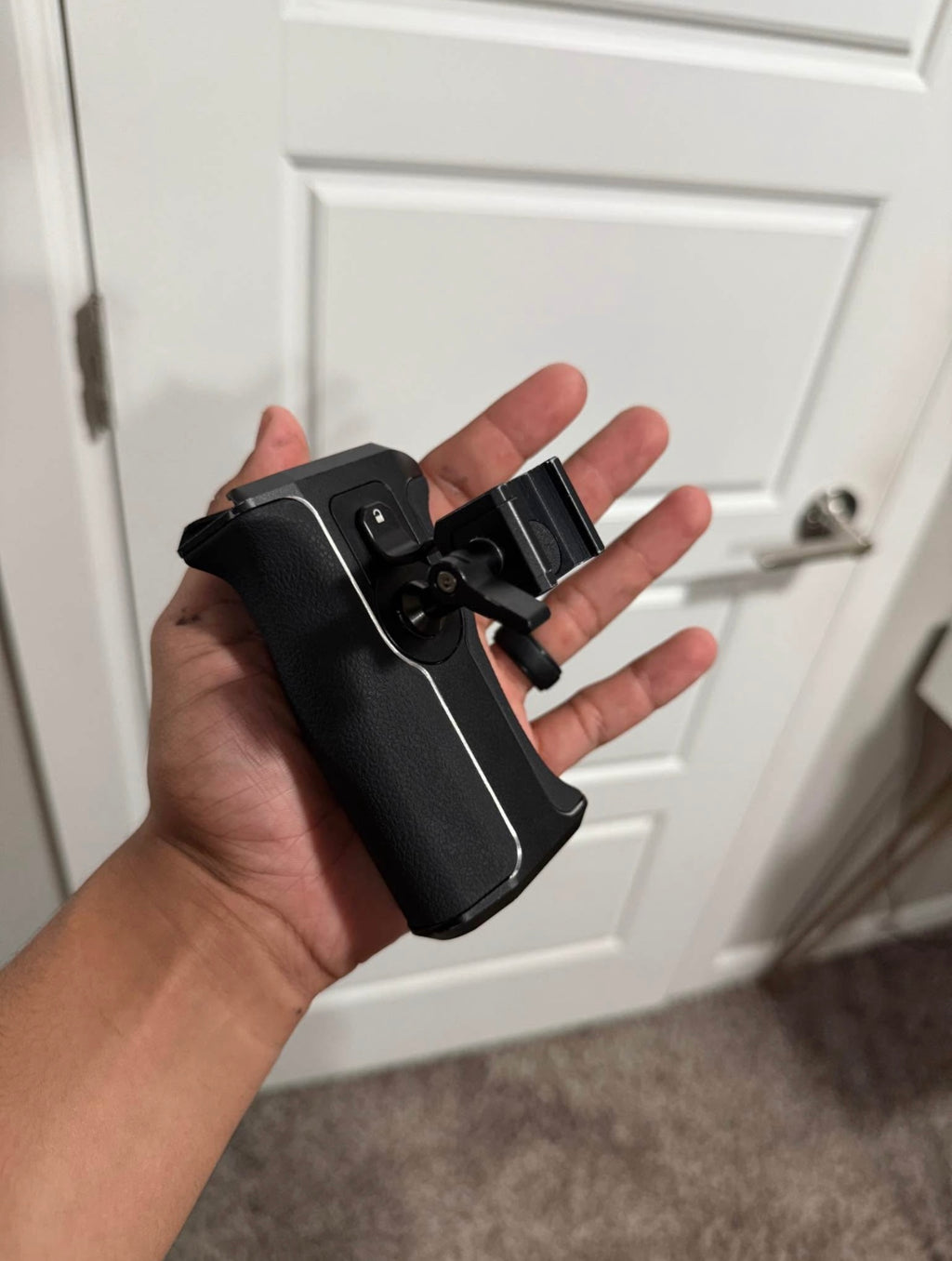 Small Rig Push-Button Rotating Handle