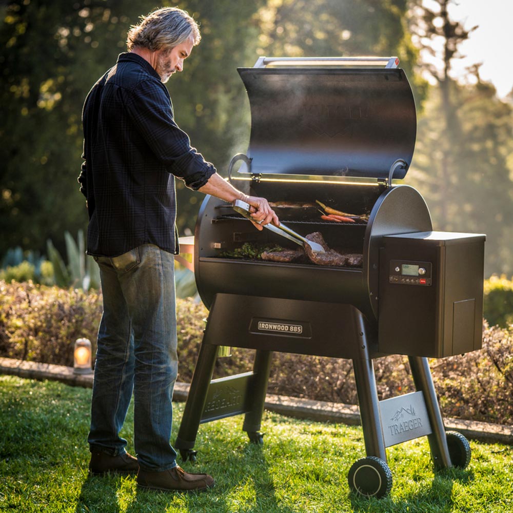 Traeger Ironwood 885 D2 Wood Pellet Grill Smoker BBQ - Free Bag of Pellets Included